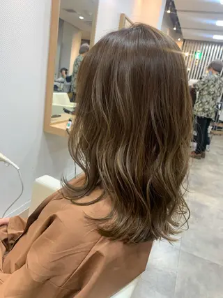 ミディアム 韓国カット/透明感 Re.Labo岡本のヘアスタイル