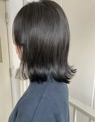 ミディアム roka ノゾミのヘアスタイル