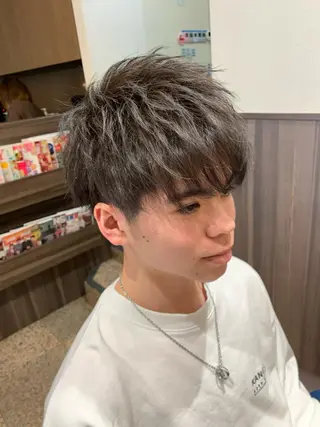 ショート カラー メンズ IwAsh中山所属・✂︎中山ブリーチ・ パーマ✂︎露木智也のヘアスタイル