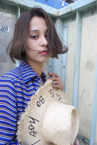 ショート カラー パーマ シンプル+αな デザインを 松崎陸のヘアスタイル