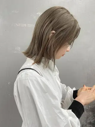 ミディアム カラー 岡本康平/ボブ /ブリーチ/レイヤーのヘアスタイル