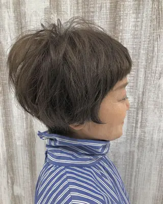 ショート カラー favorite b Charmeのヘアスタイル