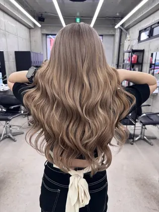 ロング カラー 和木坂 日美のヘアスタイル