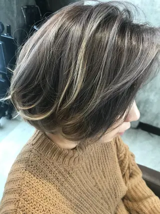 ショート カラー 【earth】オガタ 🫧髪質改善縮毛🫧のヘアスタイル