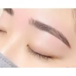 アイブロウ ESR立川店所属・サトウ ハナエの眉毛・アイブロウイメージ
