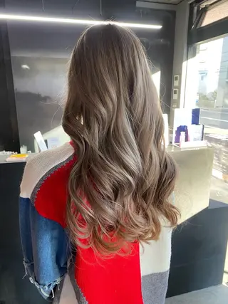 ロング カラー Linda Hiro所属・坂下 麻梨奈のヘアスタイル