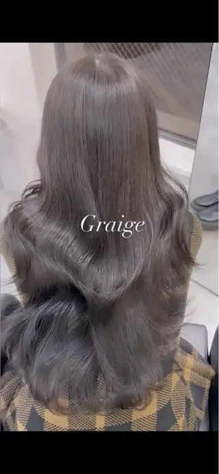 ロング 𝑦𝑢𝑟𝑖𝑎 MIRAのヘアスタイル