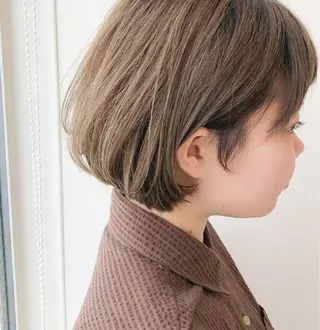 ショート カラー ネイル 中山 天地のヘアスタイル