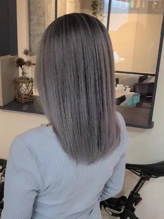 セミロング カラー ブリーチカラー🌈 嘉名 真樹のヘアスタイル