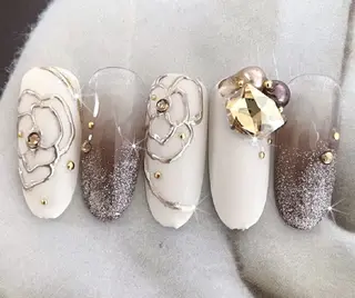 ネイル YUYI.nail salon所属・Mi Naのネイルデザイン