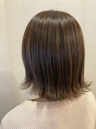 ミディアム カラー 宮原 佳苗のヘアスタイル