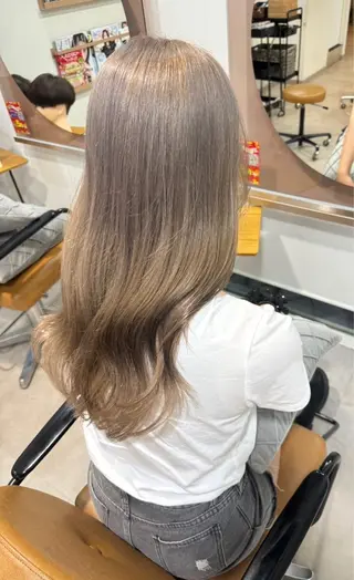 ミディアム 水口 莉央のヘアスタイル