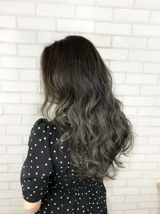 ロング カラー RAF TOKYO所属・小島 侑衣のヘアスタイル