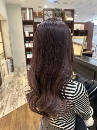 ロング Aura所属・丸山 心 / 艶カラーのヘアスタイル