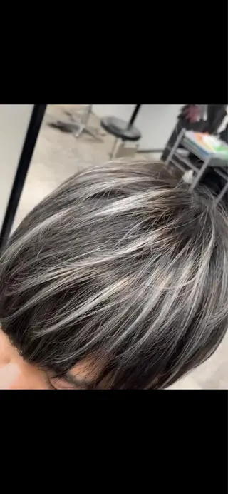 ショート カラー メンズ 及川シゲル 髪質改善講師のヘアスタイル