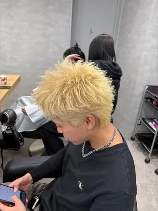 ショート カラー 女子ウケNo.1メン ズヘアー流行先端🌈のヘアスタイル