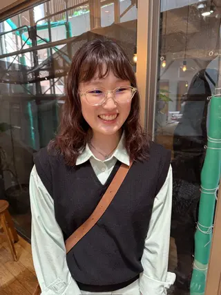 ミディアム パーマ 大橋 芽衣のヘアスタイル