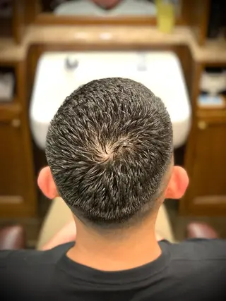 ショート HIRO銀座　バーバーショップ丸の内所属・ヒロ銀座 林のヘアスタイル