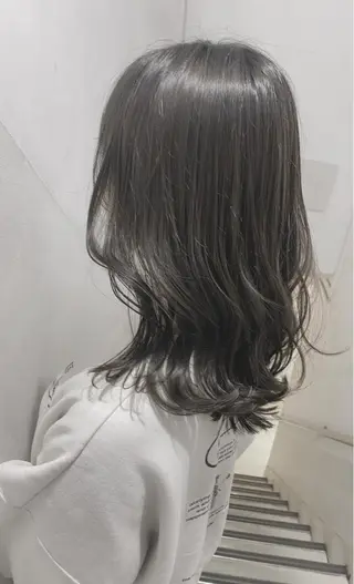 セミロング カラー ✨くびれスタイル✨️ 戸嶋穂乃香のヘアスタイル