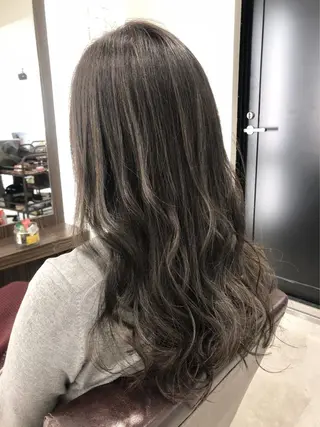 セミロング カラー Zina 難波所属・YUDA 湯田のヘアスタイル