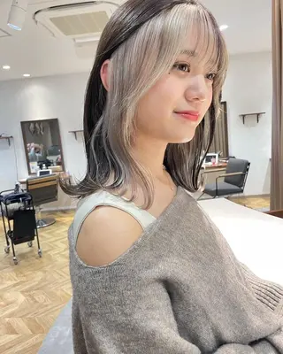 ミディアム Aster れおんのヘアスタイル