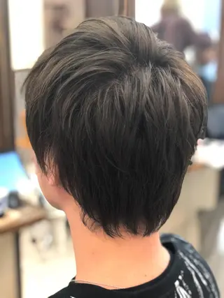 ショート カラー メンズ 白髪ぼかし脱白髪染め 大塚綾のヘアスタイル