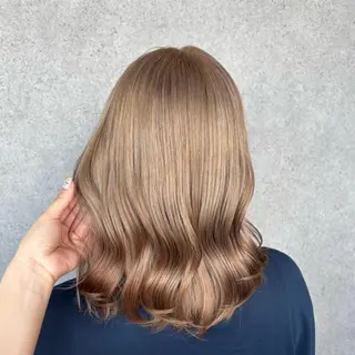 ミディアム カラー 加藤 結奈のヘアスタイル