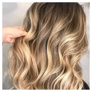 セミロング カラー N° rico 名駅のヘアスタイル