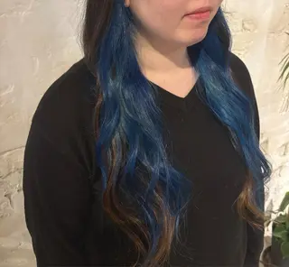 ロング 西 柚のヘアスタイル