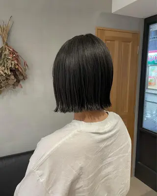 ショート 暖色カラー🍊 ボブ🌿顔周りcutのヘアスタイル