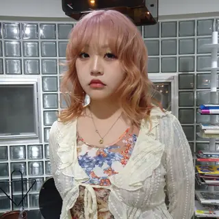 セミロング カラー WATER所属・SAKI 🪽 ハイトーンのヘアスタイル