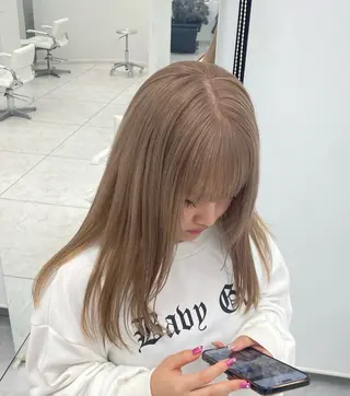 カラー DEAN サナのヘアスタイル