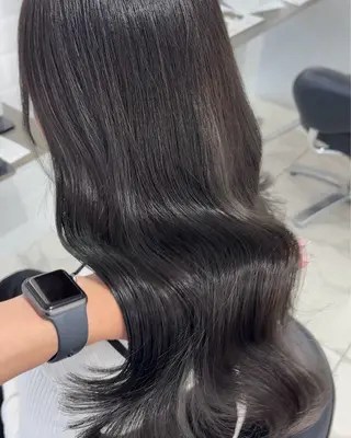 ロング カラー 透明感カラー/ 岡田澪香のヘアスタイル