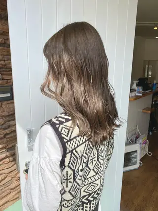 カラー 髙井 麻帆のヘアスタイル