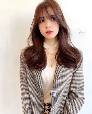 ロング カラー コウ チホウのヘアスタイル