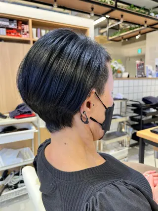 ショート カラー bloomsweet 鈴木駿平のヘアスタイル