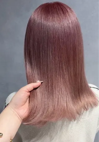 ミディアム カラー 唐澤 千尋のヘアスタイル