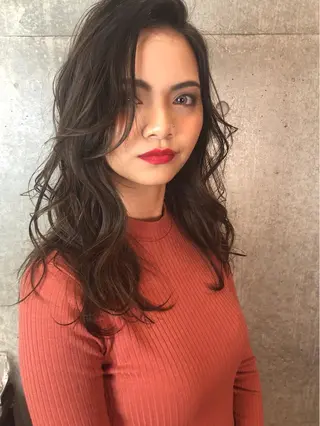 セミロング パーマ コールネックスザサロン所属・白髪ぼかし×デザイン 🕊️🫧ホウジョウのヘアスタイル