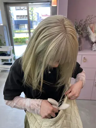 セミロング カラー ヘアアレンジ SHIAN八王子所属・SHIAN 八王子 🍑すずかのヘアスタイル