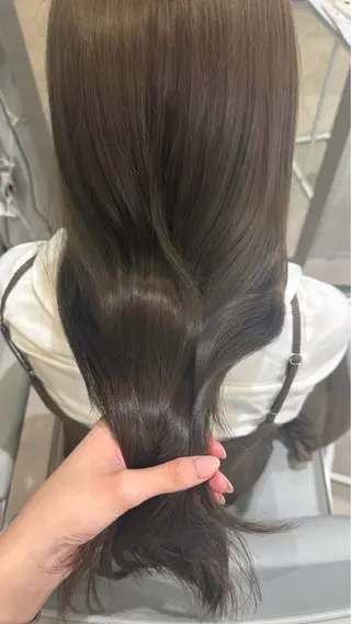 ロング RUKA🩰透明感 寒色カラー/レイヤーのヘアスタイル