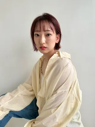 ショート カラー ぱつっとボブ 古家 佑真のヘアスタイル