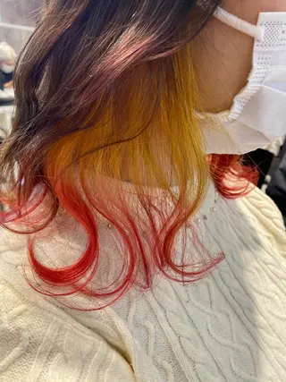 セミロング カラー メンズ JuNブリーチに 縮毛矯正するプロのヘアスタイル