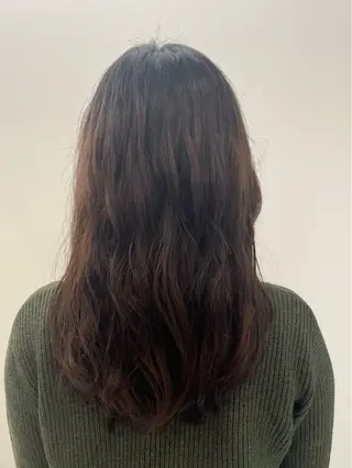 ロング パーマ コテ巻き風パーマ 藤澤　知彌のヘアスタイル