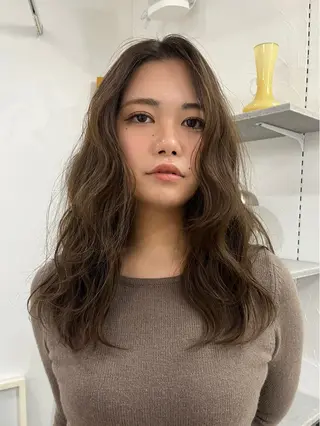 セミロング イシイ モエカのヘアスタイル