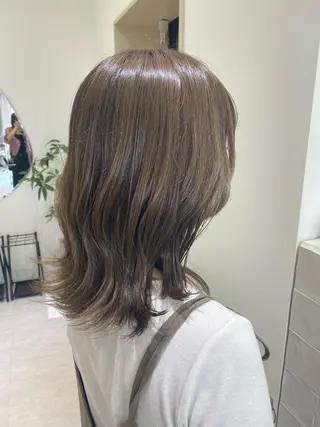 ミディアム カラー 韓国ヘア顔周りカット 艶髪ベージュtamaのヘアスタイル