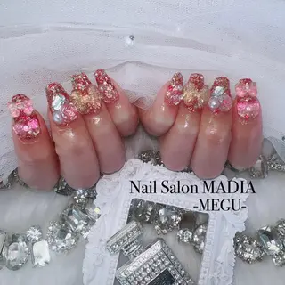 ネイル MADIA藤沢所属・MADIA MEGUのネイルデザイン