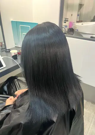 ミディアム ハイトーン/艶カラー 𝐧𝐨𝐚のヘアスタイル