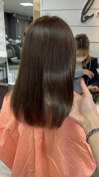 ミディアム カラー ヘアアレンジ インナー×縮毛矯正 ピンクカラー澤井里菜のヘアスタイル