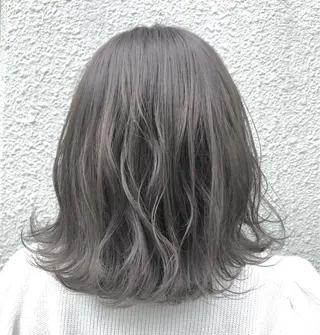 ミディアム ニイムラ ミキのヘアスタイル