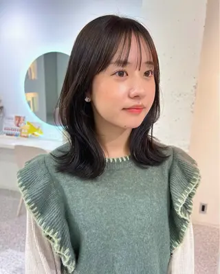ミディアム カラー 淺井 捺央のヘアスタイル